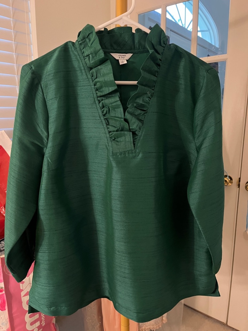 crown & ivy Emerald Green Ruffle V-Neck Blouse